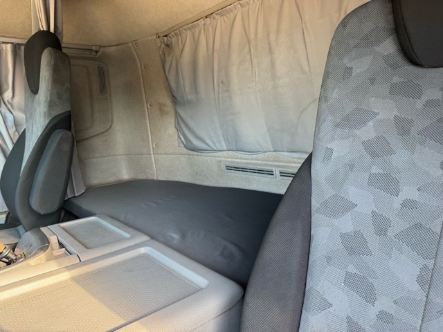 UDクオン平ボデATリーフサス車検たっぷりフジタボデー材木ローラ|中古トラックの販売・買取・査定のアイナビ