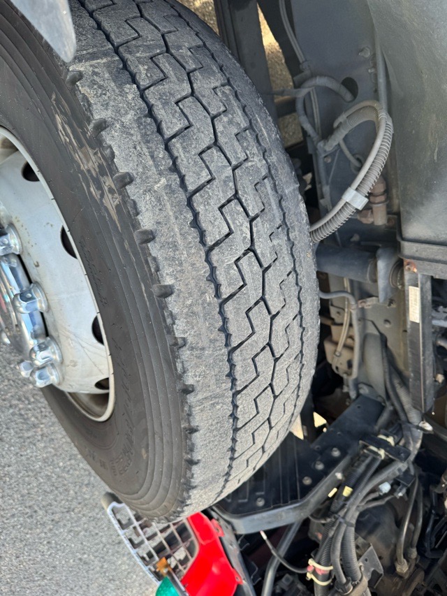 UDクオン平ボデATリーフサス車検たっぷりフジタボデー材木ローラ|中古トラックの販売・買取・査定のアイナビ