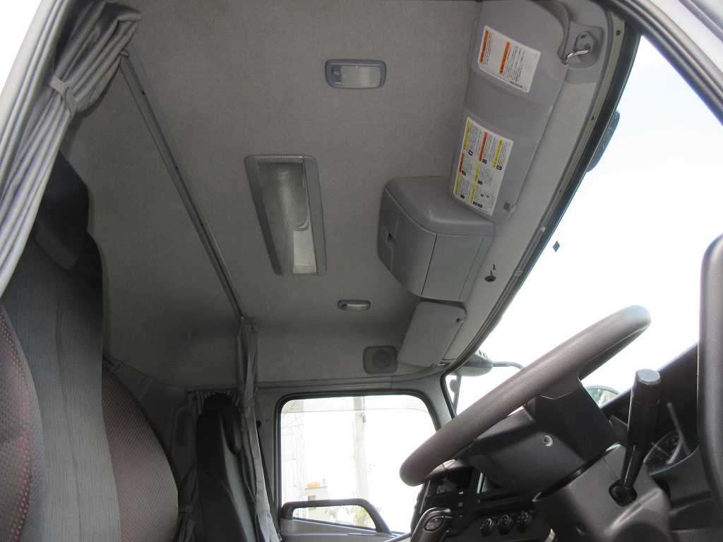 第五輪11.7トン2PGクオン標準ルーフトラクタ|中古トラックの販売・買取・査定のアイナビ