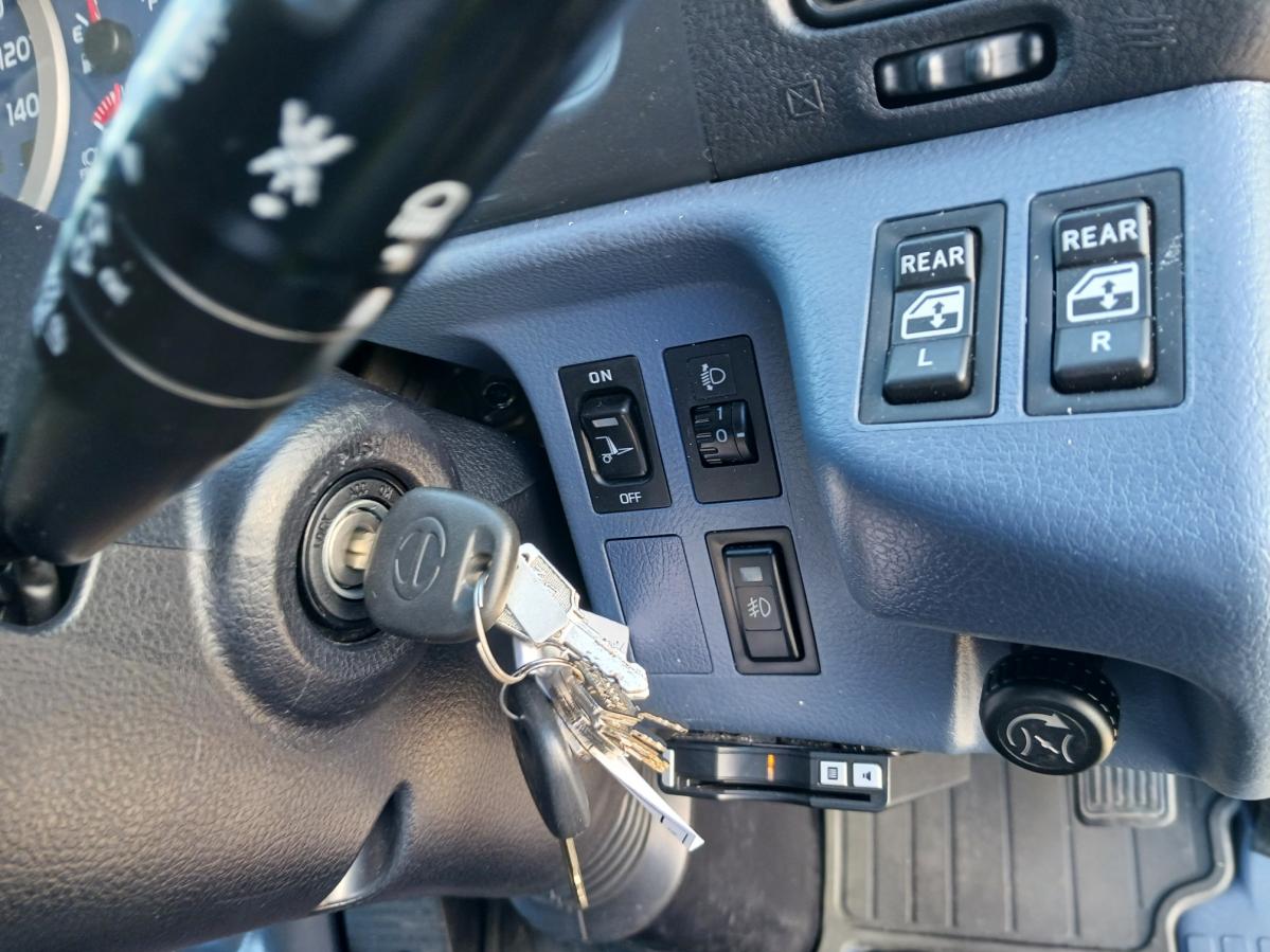 距離少ない2万km、ゲートバン、7人乗り|中古トラックの販売・買取・査定のアイナビ