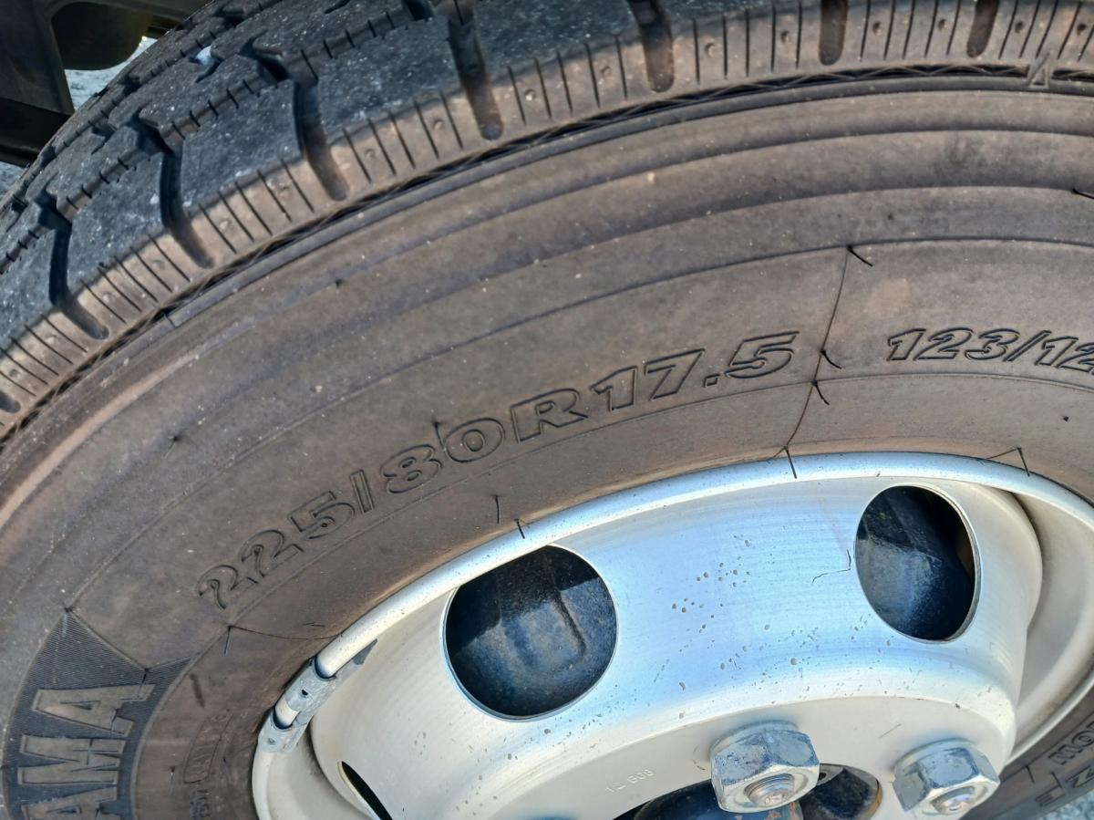 距離少ない2万km、ゲートバン、7人乗り|中古トラックの販売・買取・査定のアイナビ