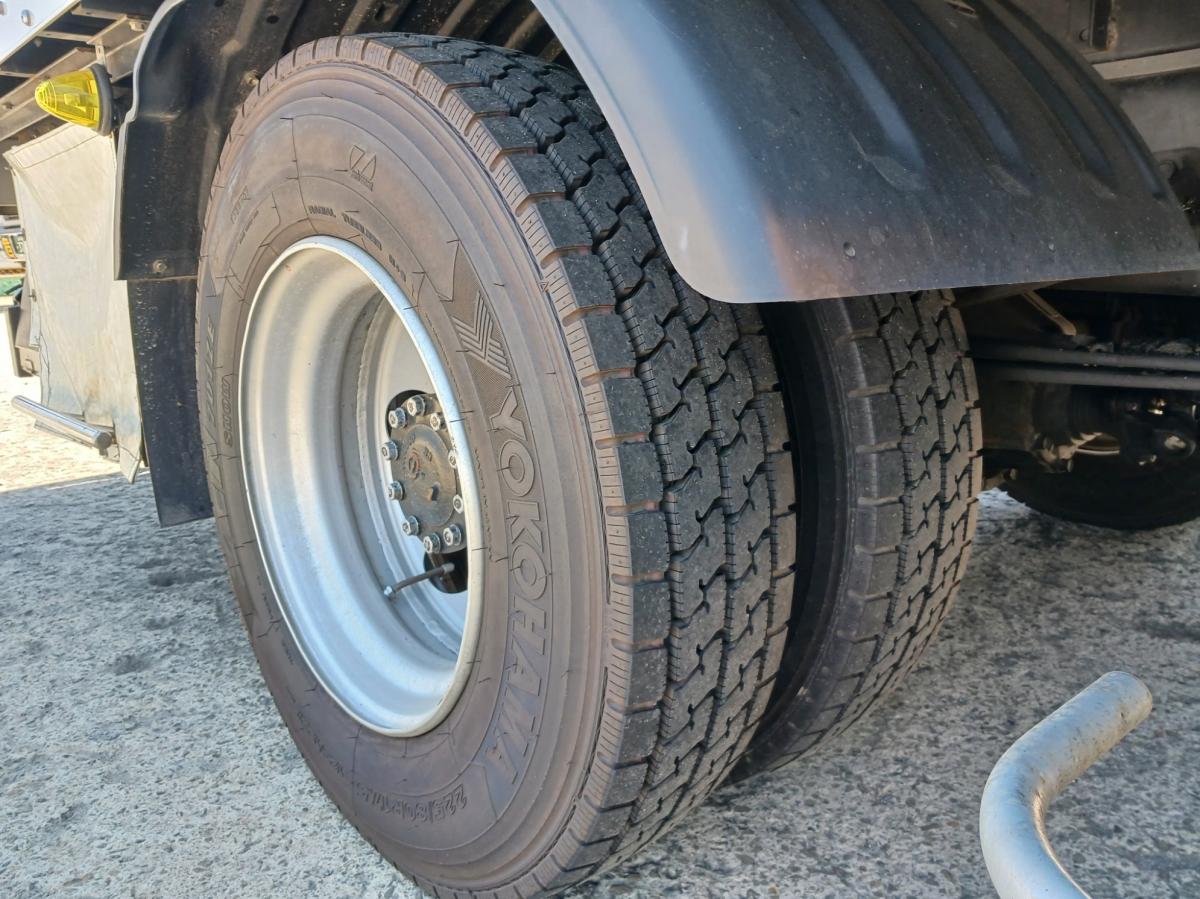 距離少ない2万km、ゲートバン、7人乗り|中古トラックの販売・買取・査定のアイナビ