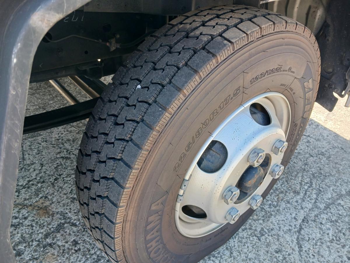 距離少ない2万km、ゲートバン、7人乗り|中古トラックの販売・買取・査定のアイナビ