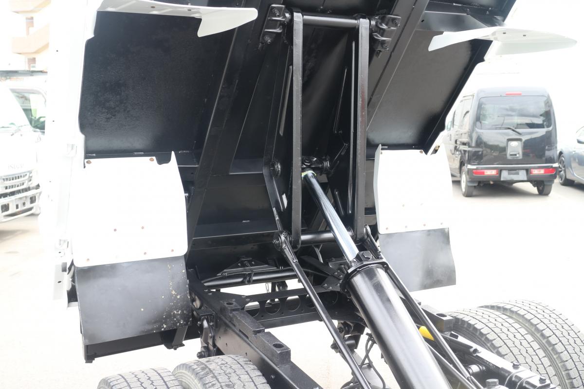 H24 エルフ 低床ダンプ 3T|中古トラックの販売・買取・査定のアイナビ