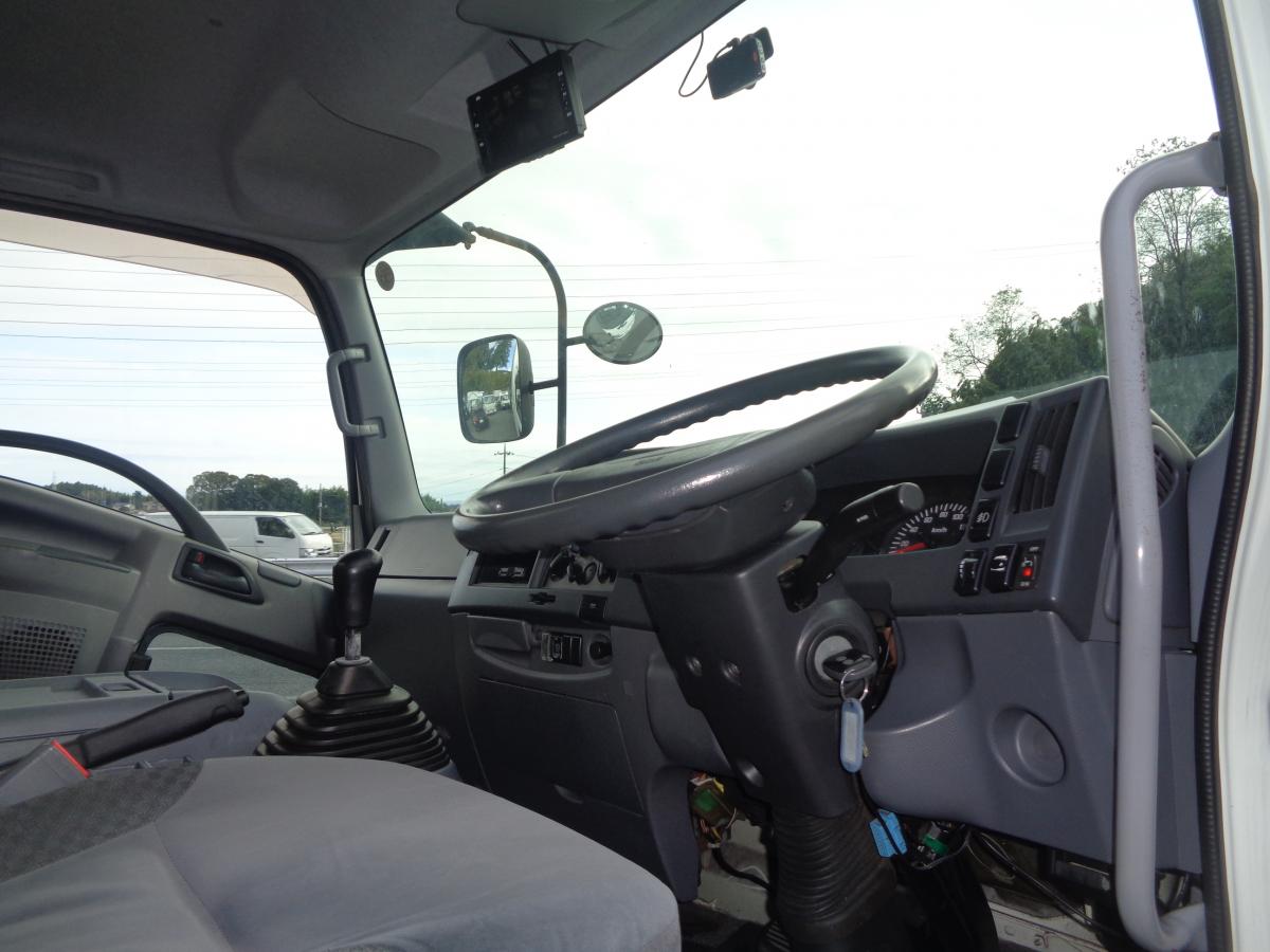 H.26年いすゞフォワードアルミバン 標準 PG観音|中古トラックの販売・買取・査定のアイナビ