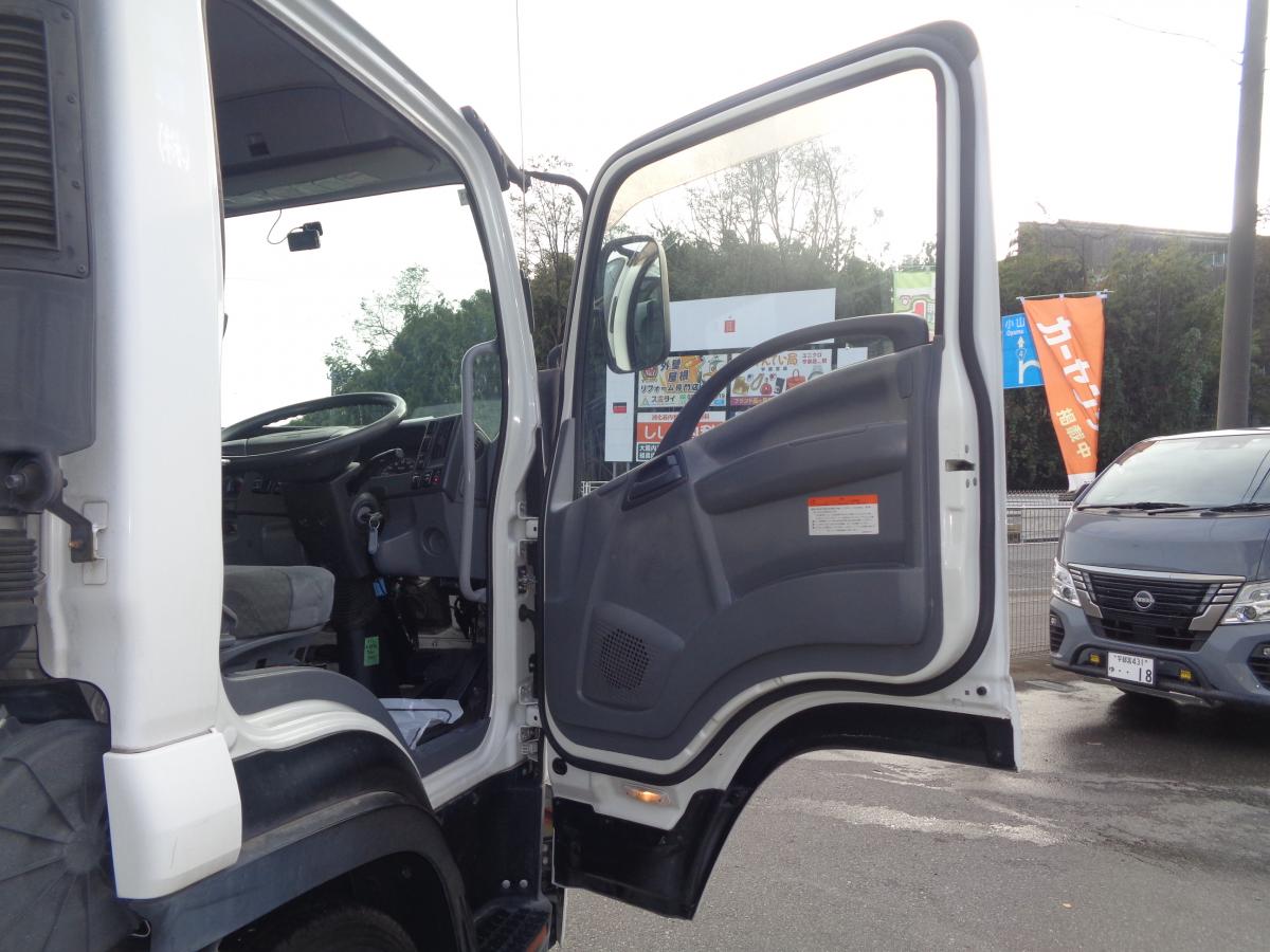 H.26年いすゞフォワードアルミバン 標準 PG観音|中古トラックの販売・買取・査定のアイナビ