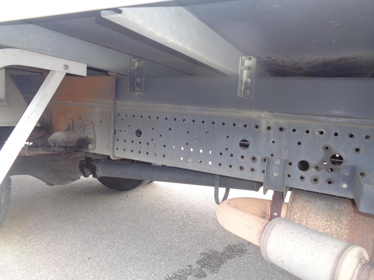 H.26年いすゞフォワードアルミバン 標準 PG観音|中古トラックの販売・買取・査定のアイナビ