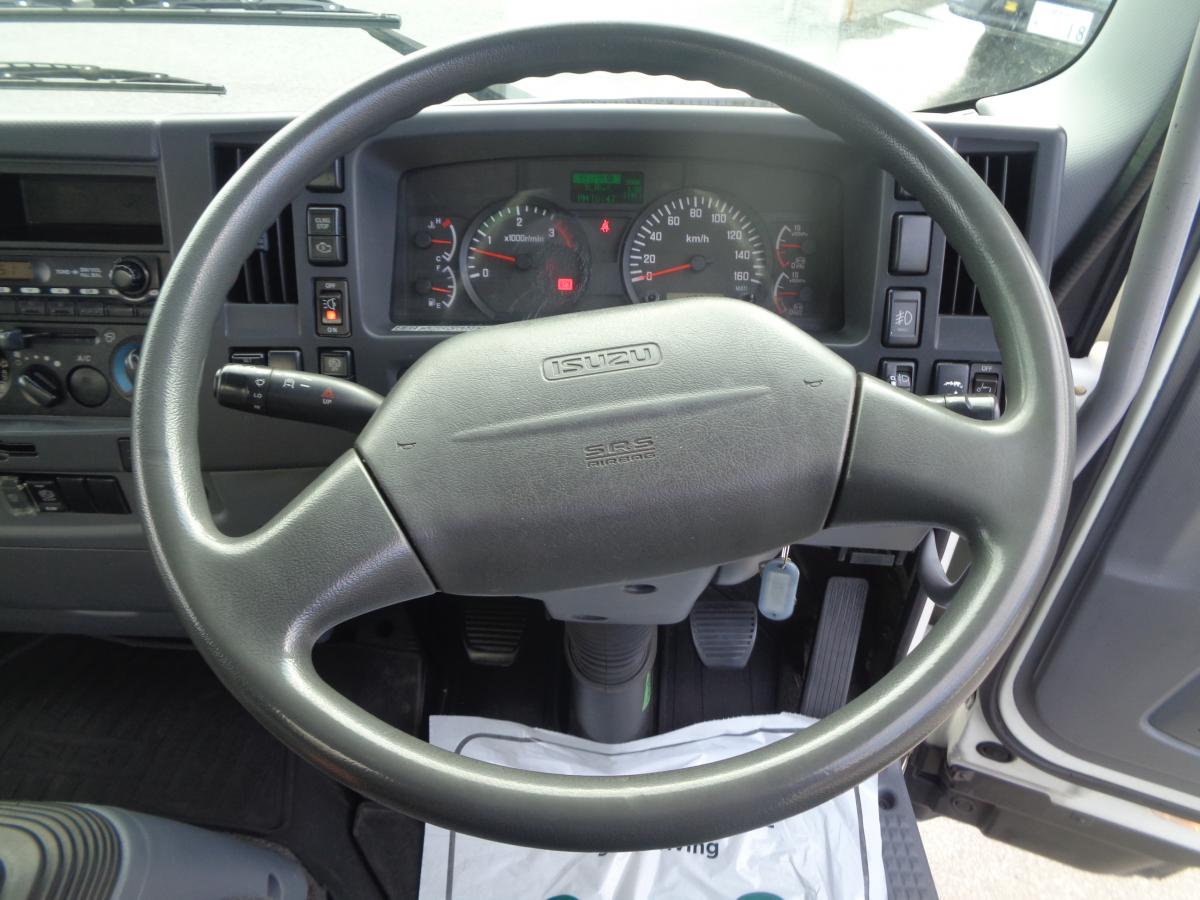 H.26年いすゞフォワードアルミバン 標準 PG観音|中古トラックの販売・買取・査定のアイナビ