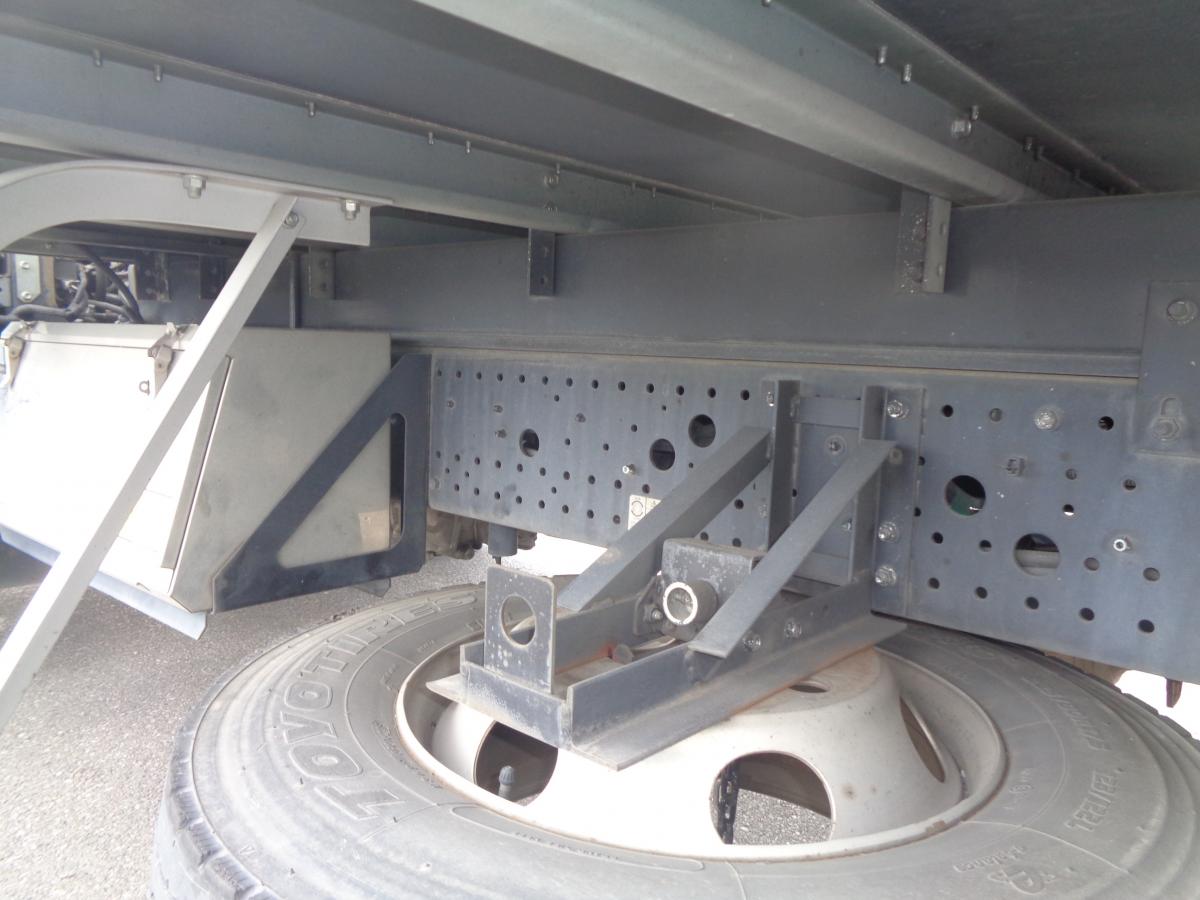 H.26年いすゞフォワードアルミバン 標準 PG観音|中古トラックの販売・買取・査定のアイナビ