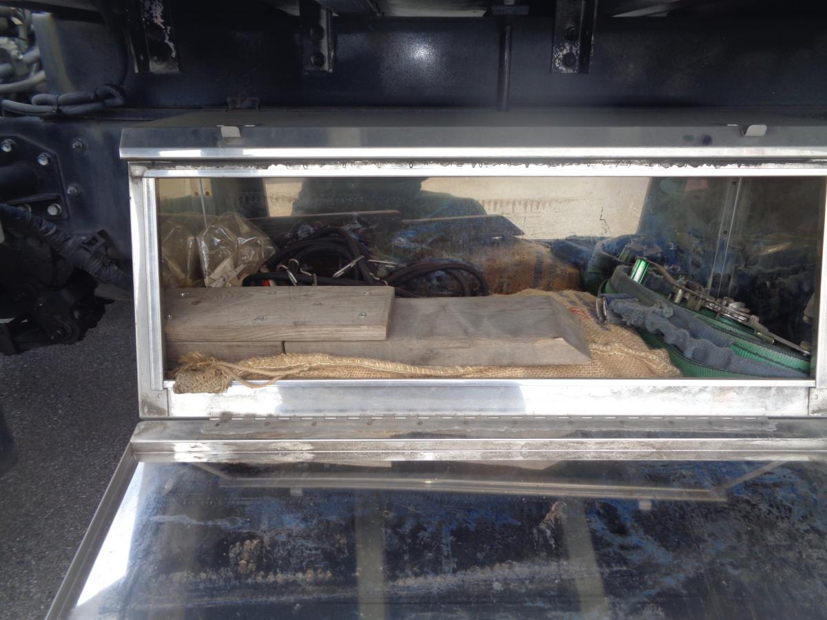 H.26年いすゞフォワードアルミバン 標準 PG観音|中古トラックの販売・買取・査定のアイナビ