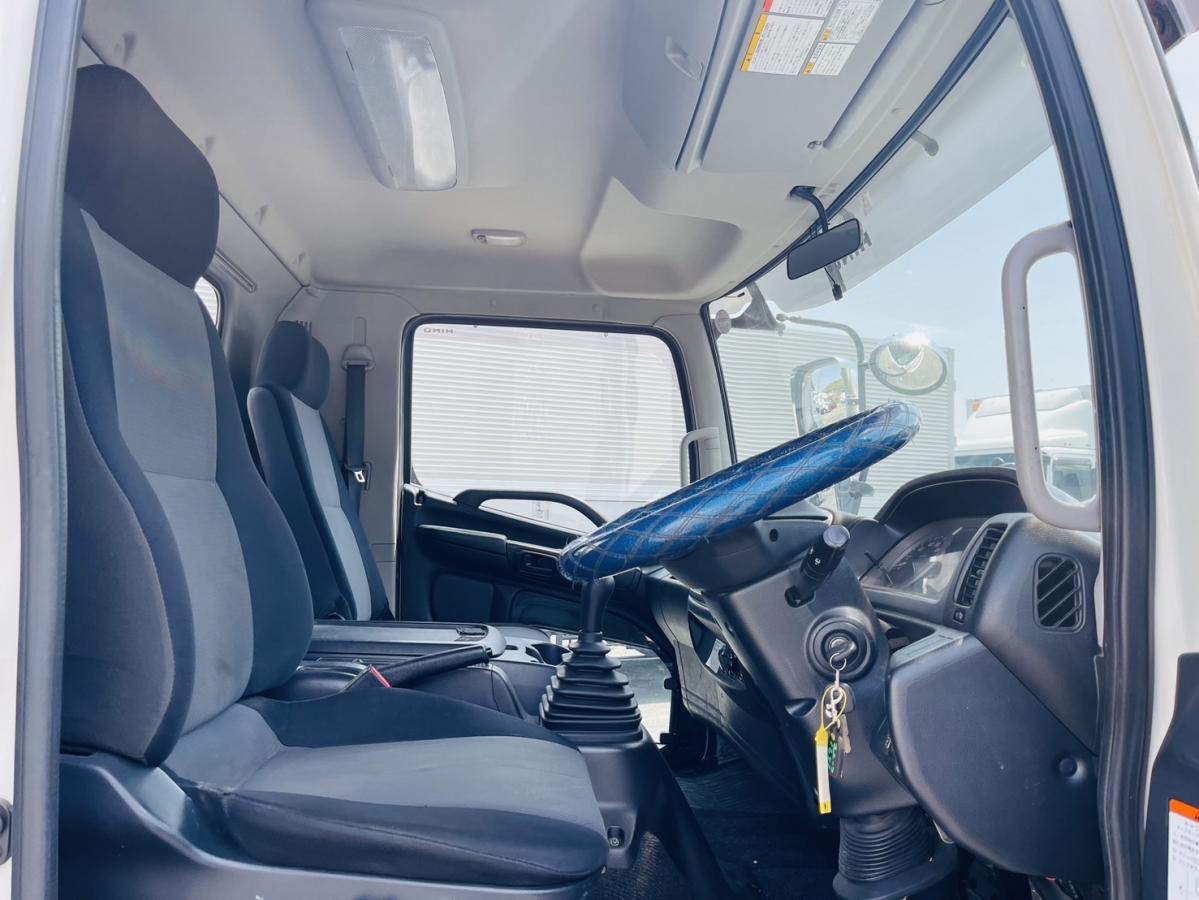 レンジャー 4段クレーンラジコン付|中古トラックの販売・買取・査定のアイナビ