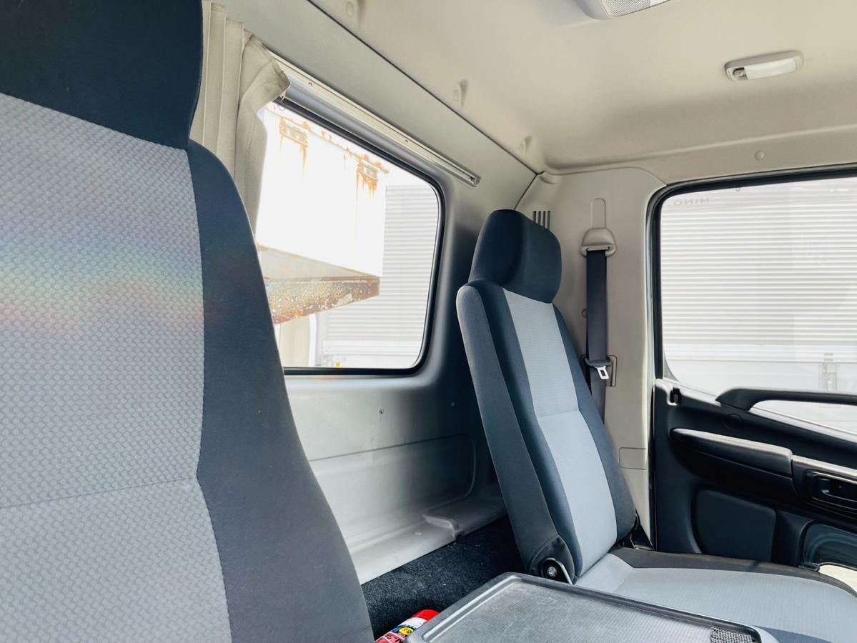 レンジャー 4段クレーンラジコン付|中古トラックの販売・買取・査定のアイナビ