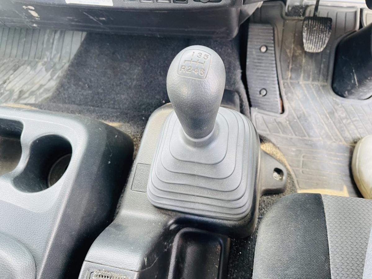 レンジャー 4段クレーンラジコン付|中古トラックの販売・買取・査定のアイナビ