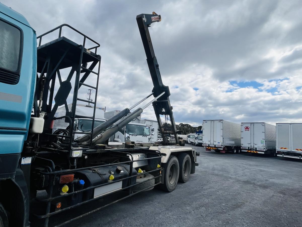 アームロール|中古トラックの販売・買取・査定のアイナビ