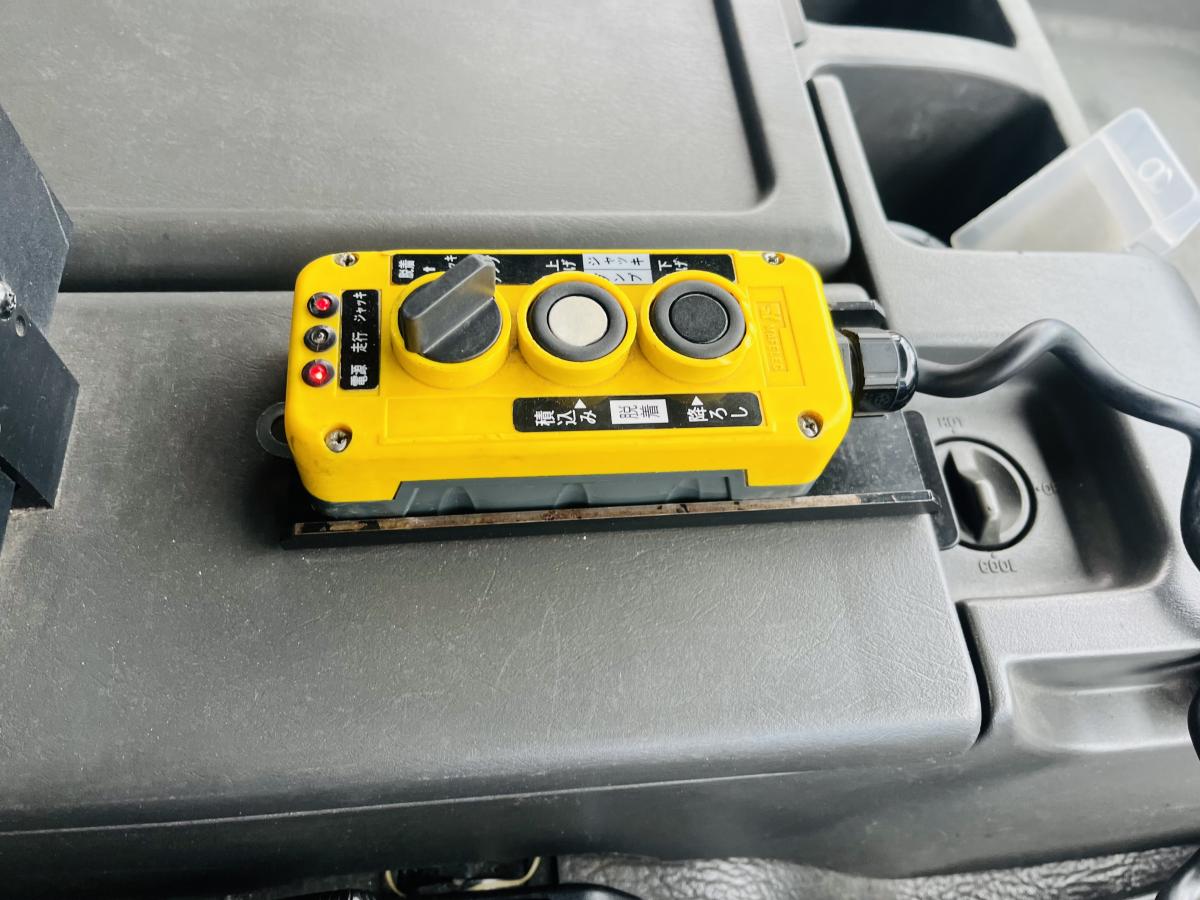 アームロール|中古トラックの販売・買取・査定のアイナビ