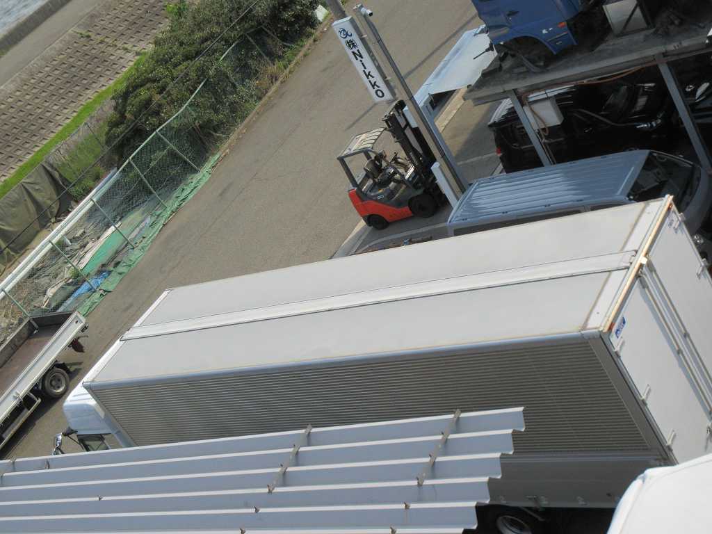 4軸低床車検付きハイルーフアルミウイング|中古トラックの販売・買取・査定のアイナビ