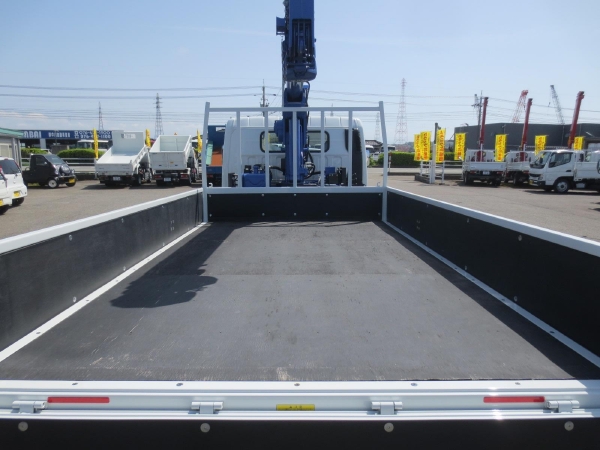 三菱キャンター4段ラジコンクレーン付|中古トラックの販売・買取・査定のアイナビ