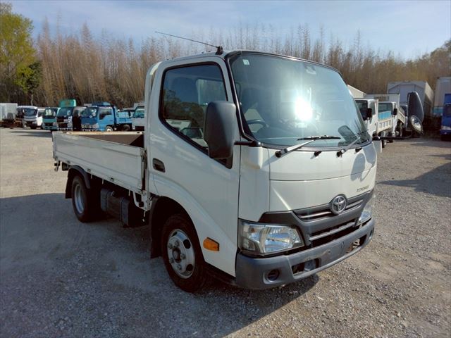 H31年 トヨタトヨエース2t低床平ボディAT車|中古トラックの販売・買取・査定のアイナビ