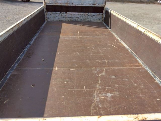 H31年 トヨタトヨエース2t低床平ボディAT車|中古トラックの販売・買取・査定のアイナビ