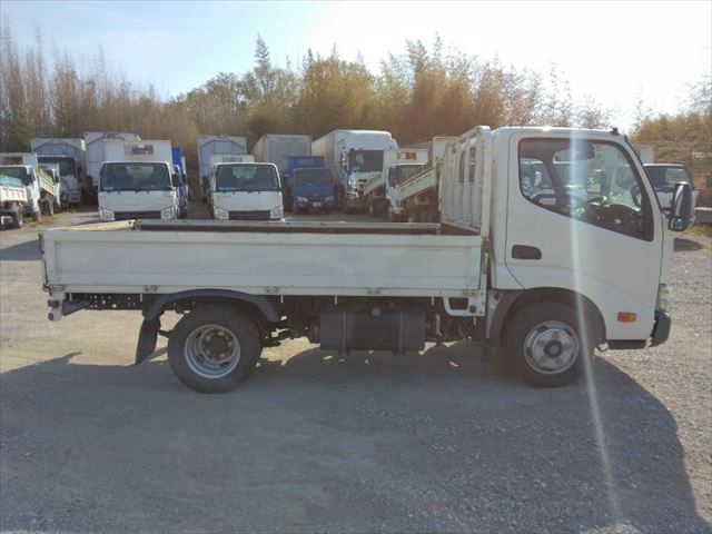 H31年 トヨタトヨエース2t低床平ボディAT車|中古トラックの販売・買取・査定のアイナビ