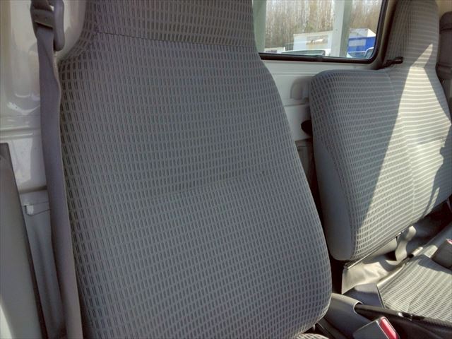 H31年 トヨタトヨエース2t低床平ボディAT車|中古トラックの販売・買取・査定のアイナビ