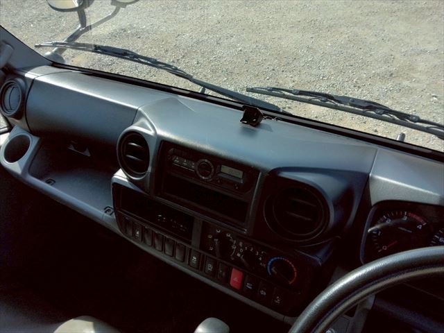 H31年 トヨタトヨエース2t低床平ボディAT車|中古トラックの販売・買取・査定のアイナビ