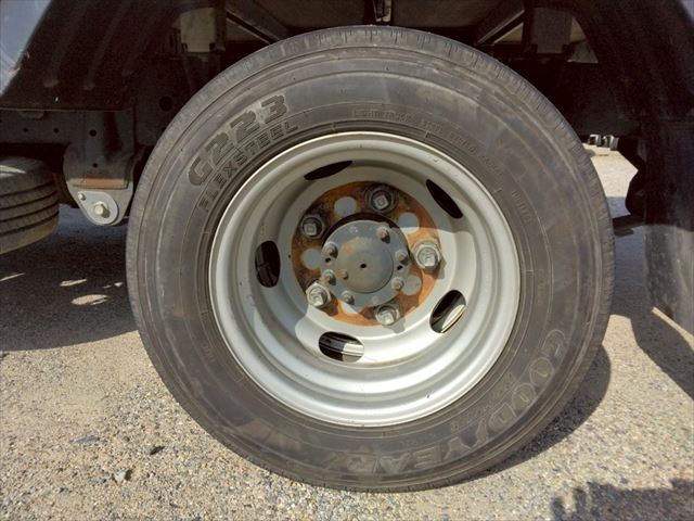 H31年 トヨタトヨエース2t低床平ボディAT車|中古トラックの販売・買取・査定のアイナビ