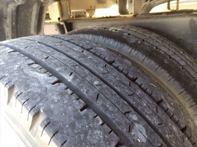 H31年 トヨタトヨエース2t低床平ボディAT車|中古トラックの販売・買取・査定のアイナビ