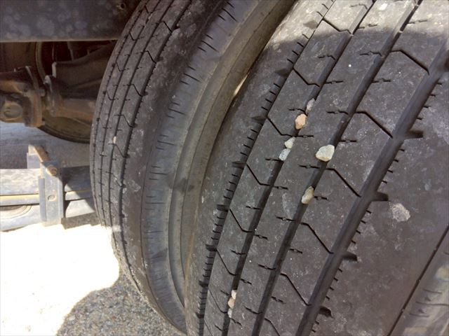 H31年 トヨタトヨエース2t低床平ボディAT車|中古トラックの販売・買取・査定のアイナビ