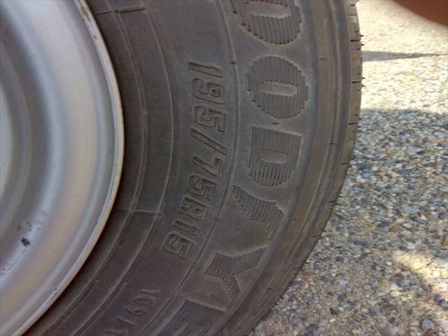 H31年 トヨタトヨエース2t低床平ボディAT車|中古トラックの販売・買取・査定のアイナビ