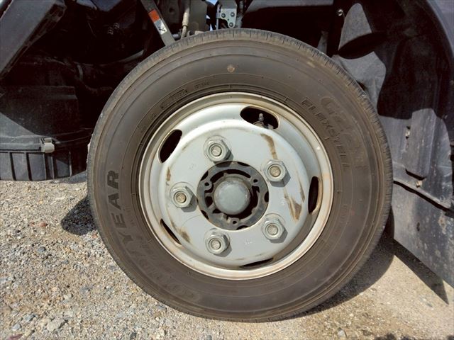 H31年 トヨタトヨエース2t低床平ボディAT車|中古トラックの販売・買取・査定のアイナビ