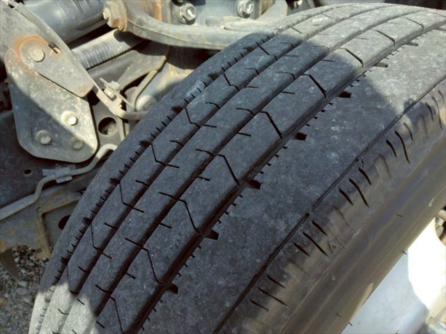 H31年 トヨタトヨエース2t低床平ボディAT車|中古トラックの販売・買取・査定のアイナビ