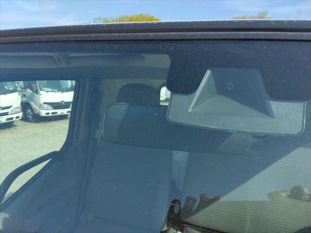 H31年 トヨタトヨエース2t低床平ボディAT車|中古トラックの販売・買取・査定のアイナビ