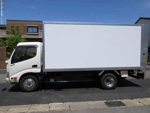 日野 バン車 デュトロ|中古トラックの販売・買取・査定のアイナビ