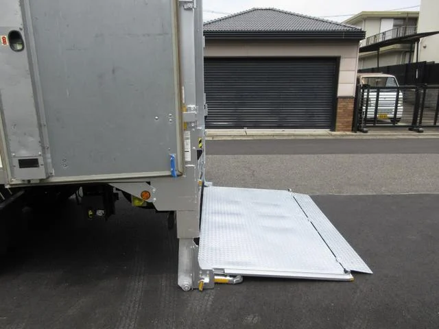 トヨタ バン車|中古トラックの販売・買取・査定のアイナビ