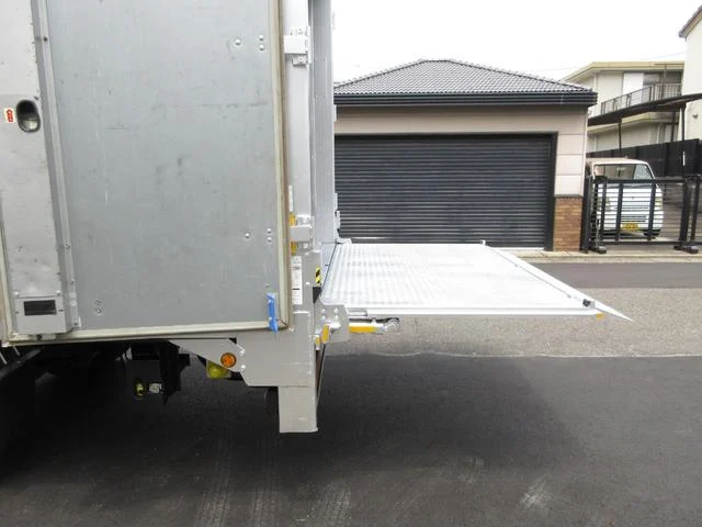 トヨタ バン車|中古トラックの販売・買取・査定のアイナビ