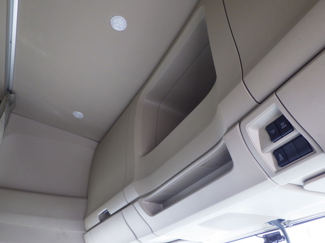 日野2DG-SH1EDGGSヘッド10t超|中古トラックの販売・買取・査定のアイナビ