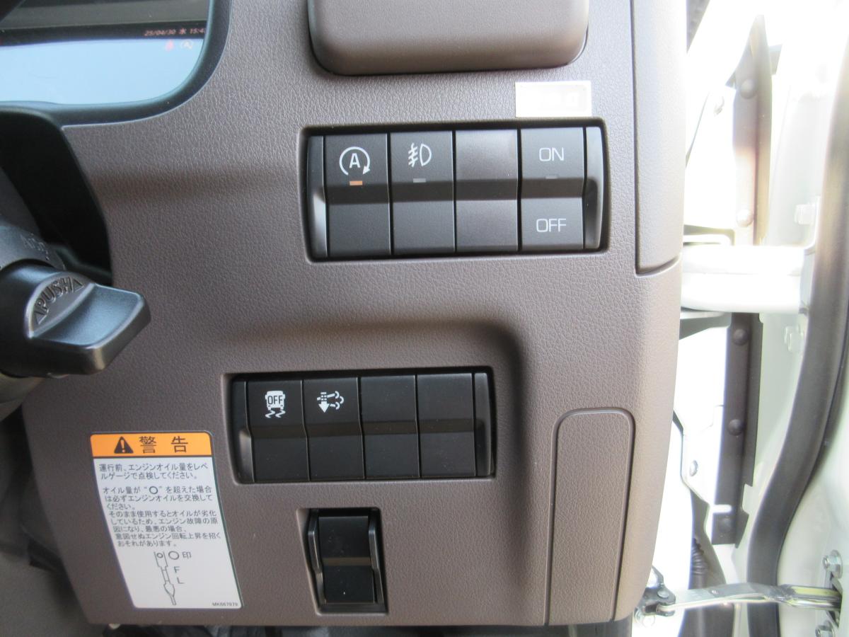 標準幅 ロング 積載3トン 全低床 平ボデー !!|中古トラックの販売・買取・査定のアイナビ