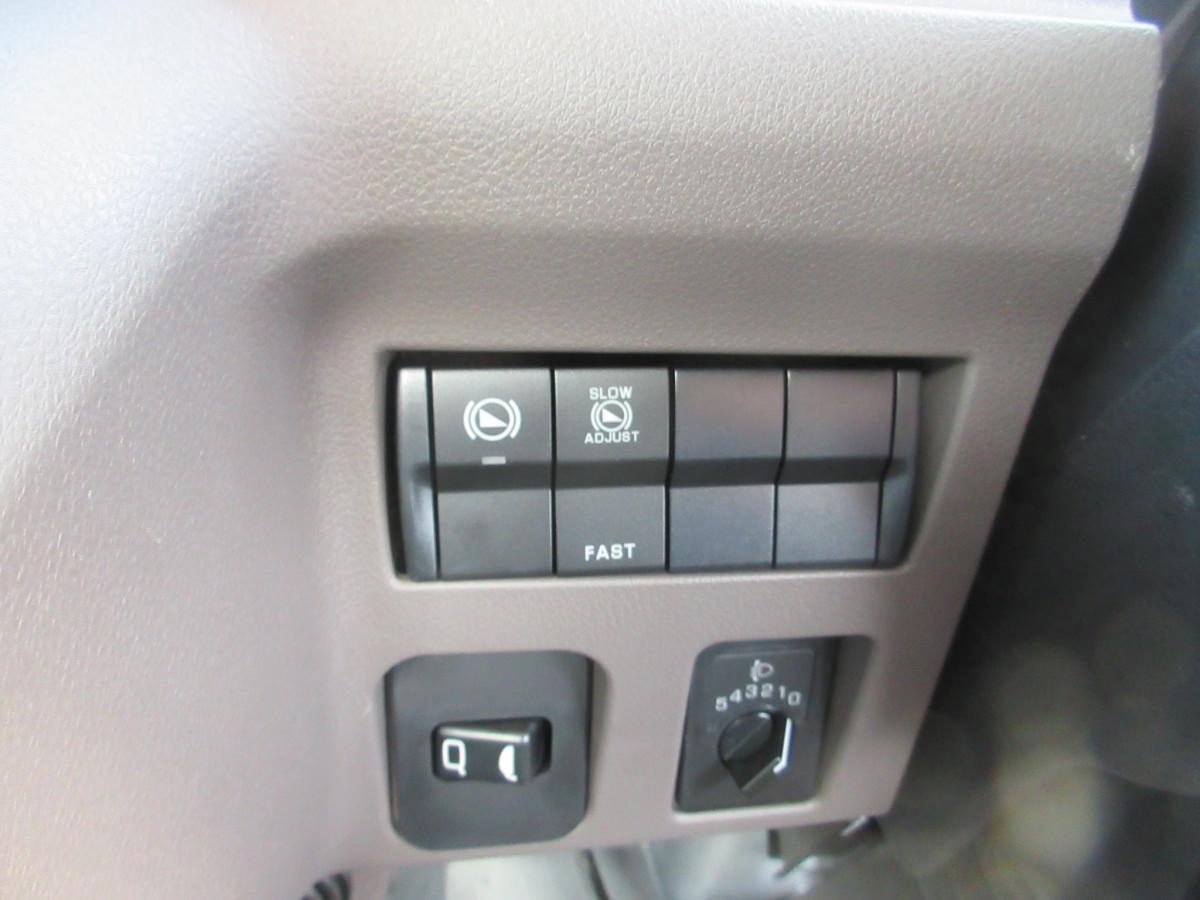 標準幅 ロング 積載3トン 全低床 平ボデー !!|中古トラックの販売・買取・査定のアイナビ