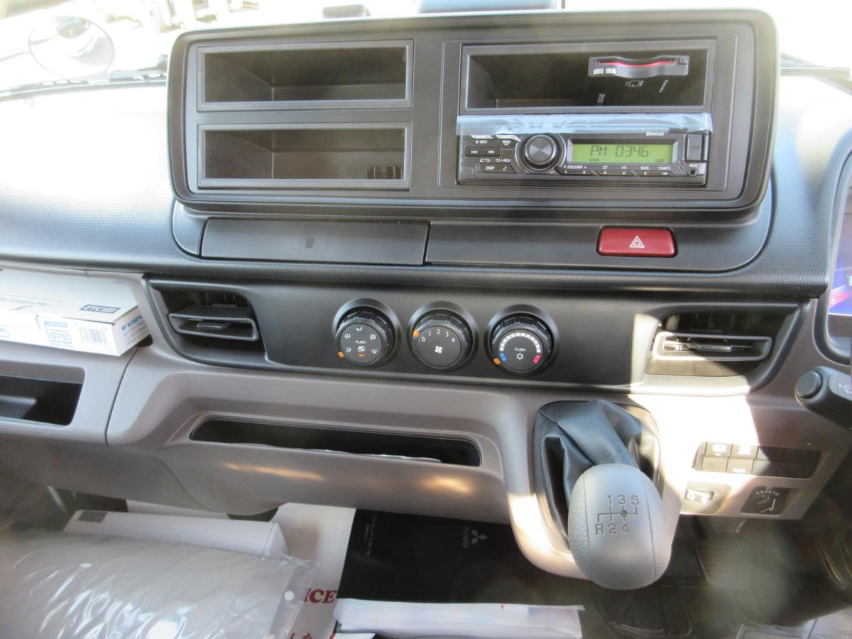 標準幅 ロング 積載3トン 全低床 平ボデー !!|中古トラックの販売・買取・査定のアイナビ