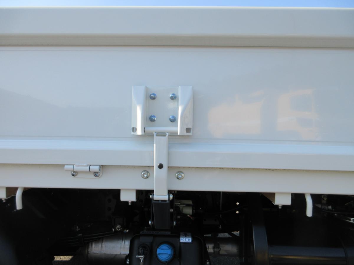 標準幅 ロング 積載3トン 全低床 平ボデー !!|中古トラックの販売・買取・査定のアイナビ