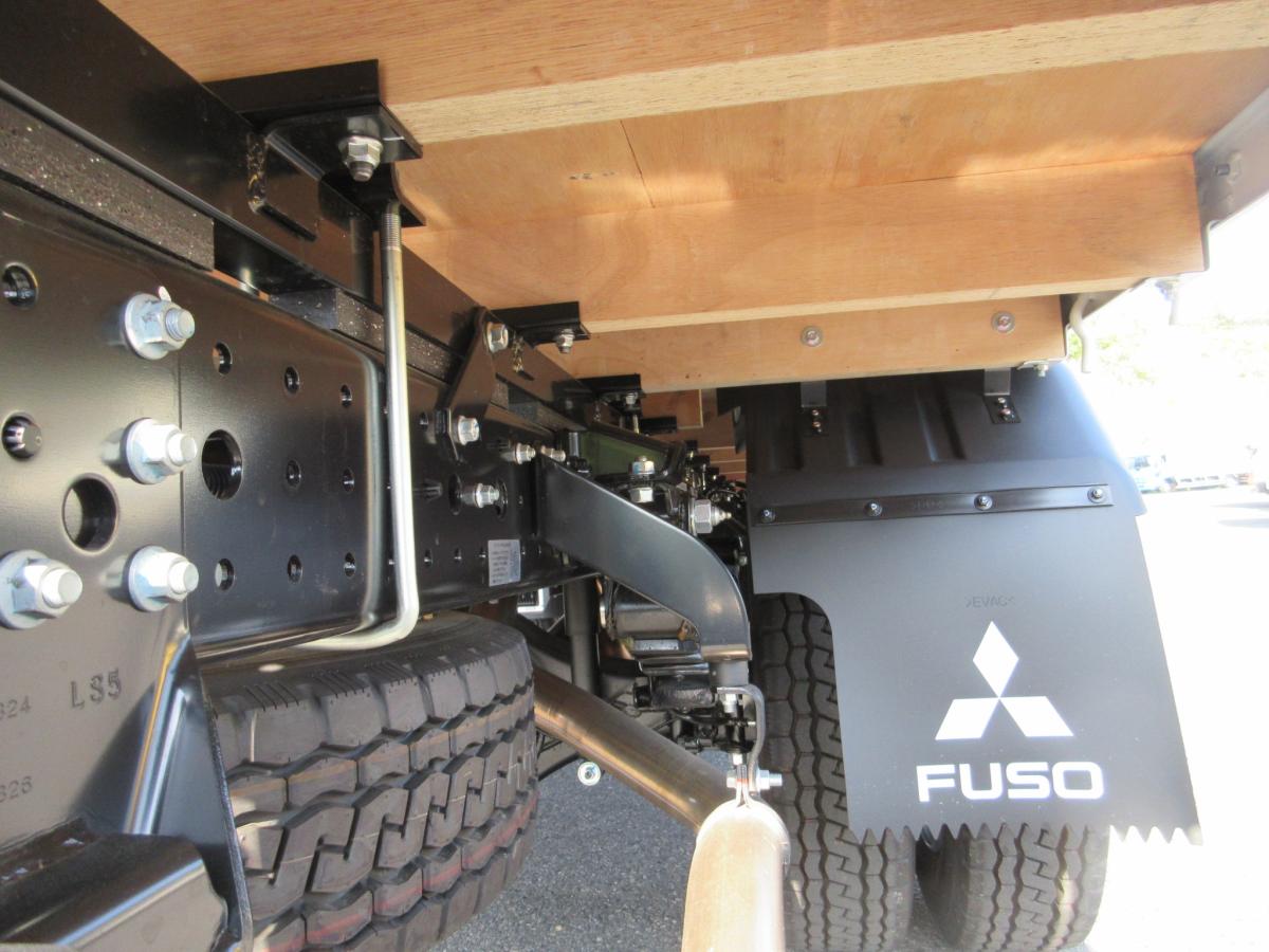 標準幅 ロング 積載3トン 全低床 平ボデー !!|中古トラックの販売・買取・査定のアイナビ