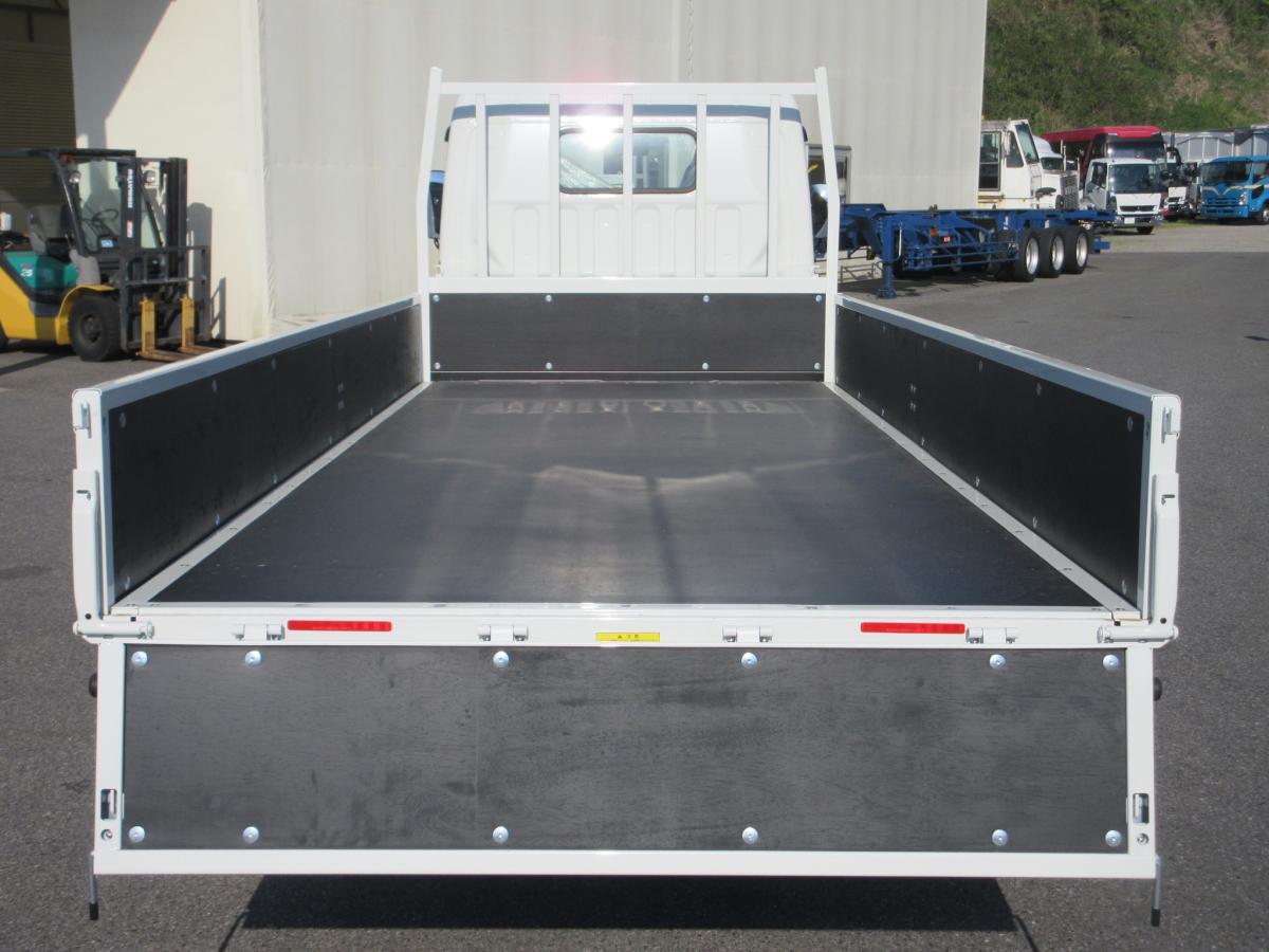 標準幅 ロング 積載3トン 全低床 平ボデー !!|中古トラックの販売・買取・査定のアイナビ