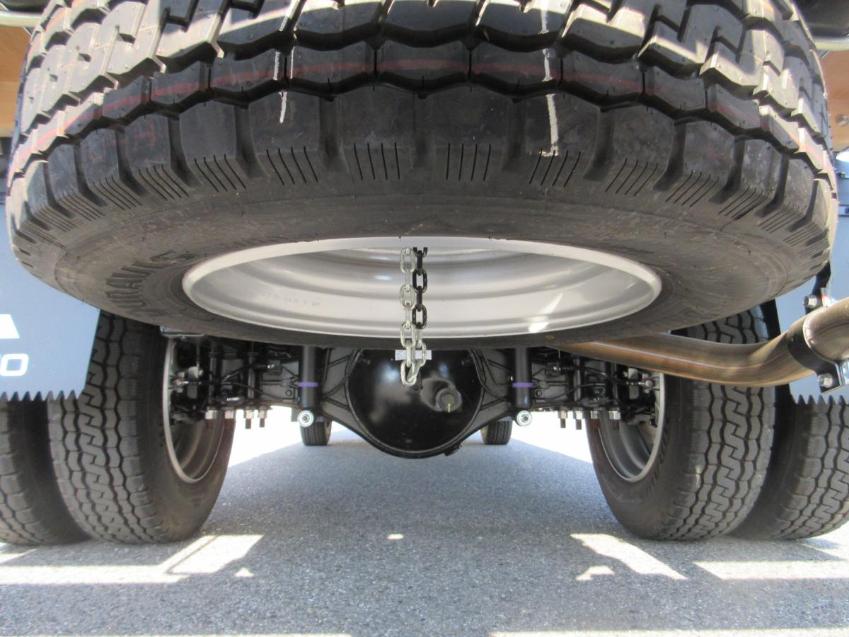 標準幅 ロング 積載3トン 全低床 平ボデー !!|中古トラックの販売・買取・査定のアイナビ