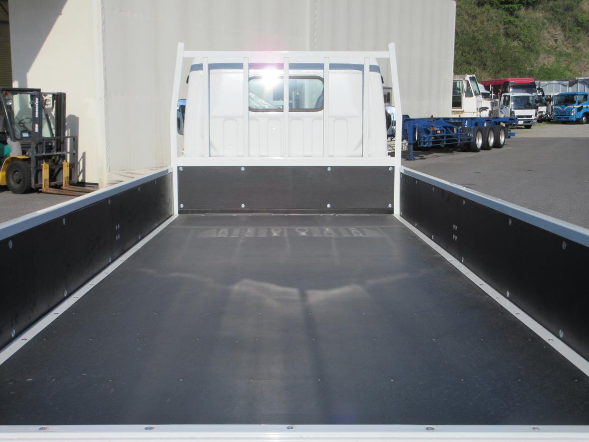 標準幅 ロング 積載3トン 全低床 平ボデー !!|中古トラックの販売・買取・査定のアイナビ