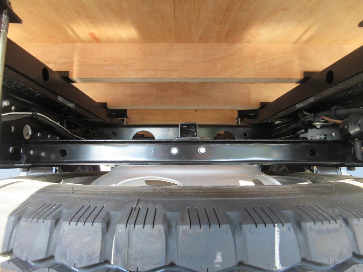 標準幅 ロング 積載3トン 全低床 平ボデー !!|中古トラックの販売・買取・査定のアイナビ