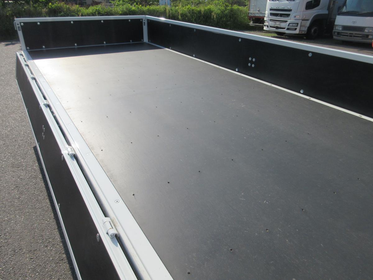 標準幅 ロング 積載3トン 全低床 平ボデー !!|中古トラックの販売・買取・査定のアイナビ