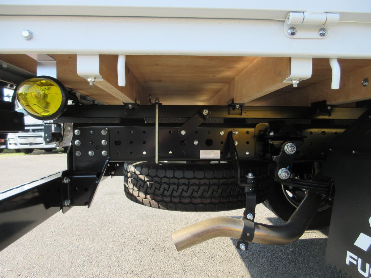 標準幅 ロング 積載3トン 全低床 平ボデー !!|中古トラックの販売・買取・査定のアイナビ