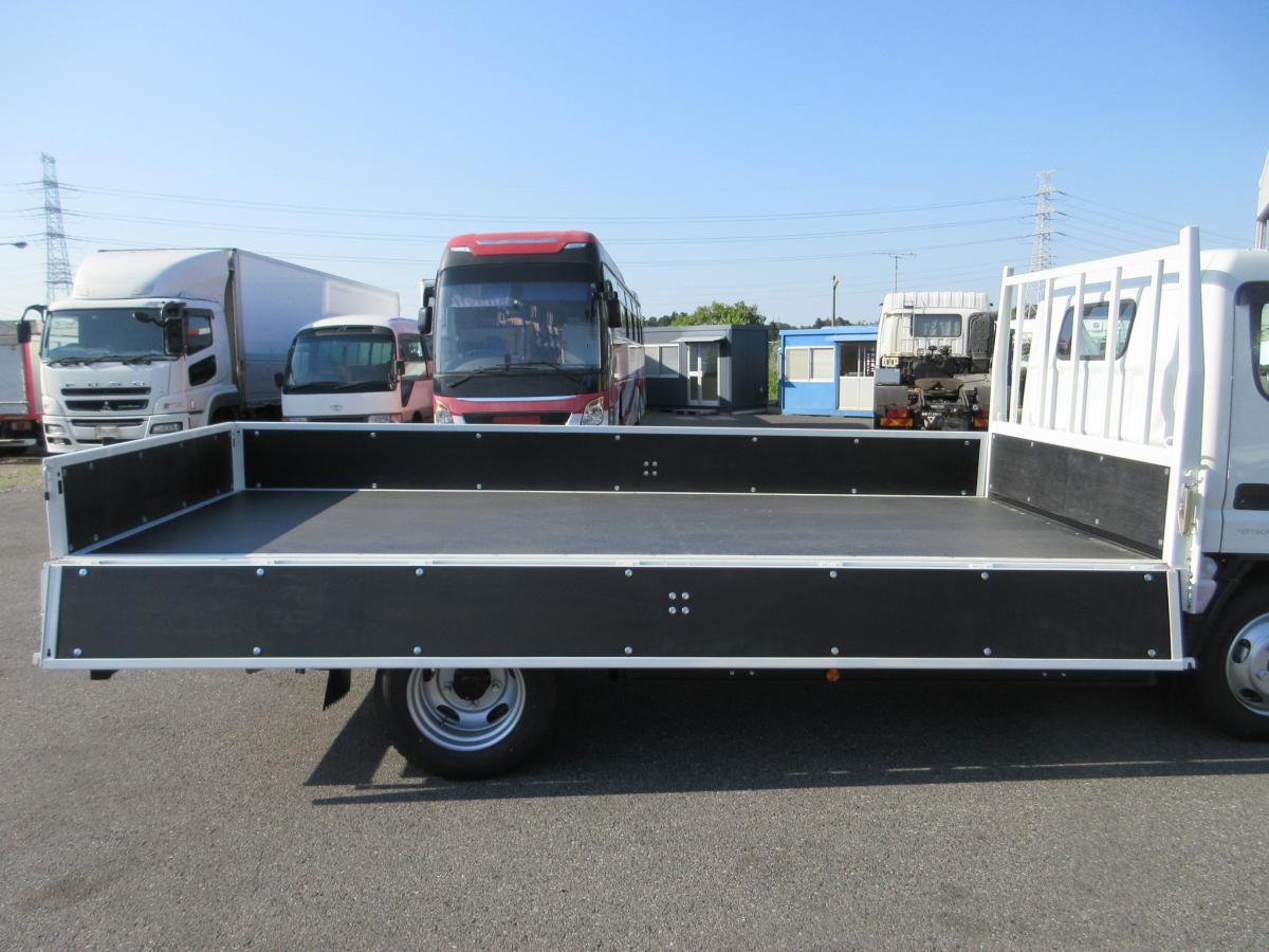 標準幅 ロング 積載3トン 全低床 平ボデー !!|中古トラックの販売・買取・査定のアイナビ