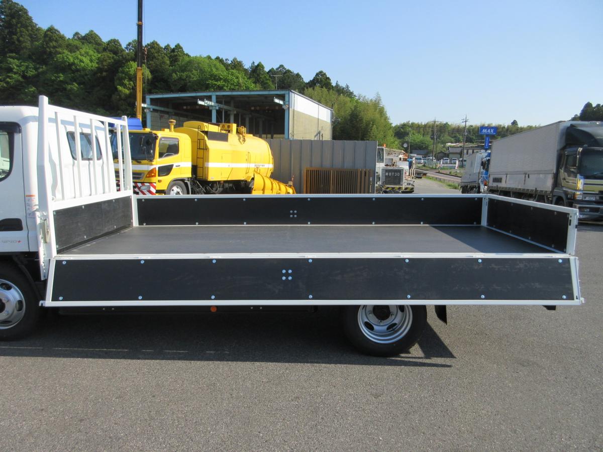 標準幅 ロング 積載3トン 全低床 平ボデー !!|中古トラックの販売・買取・査定のアイナビ
